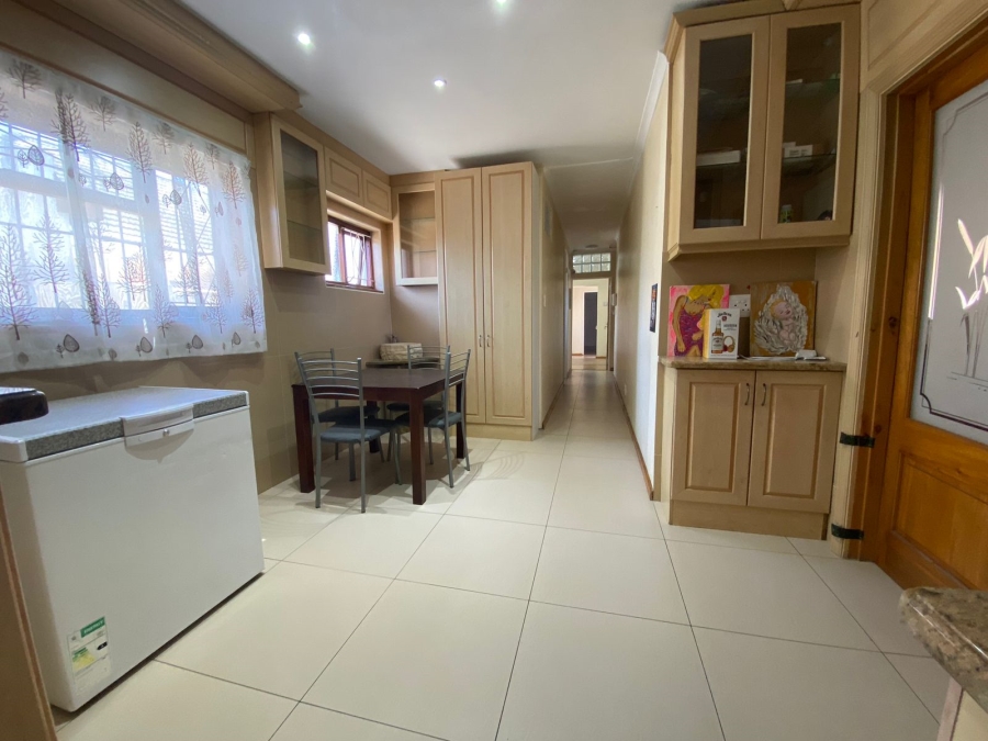 To Let 4 Bedroom Property for Rent in Lansdowne Western Cape